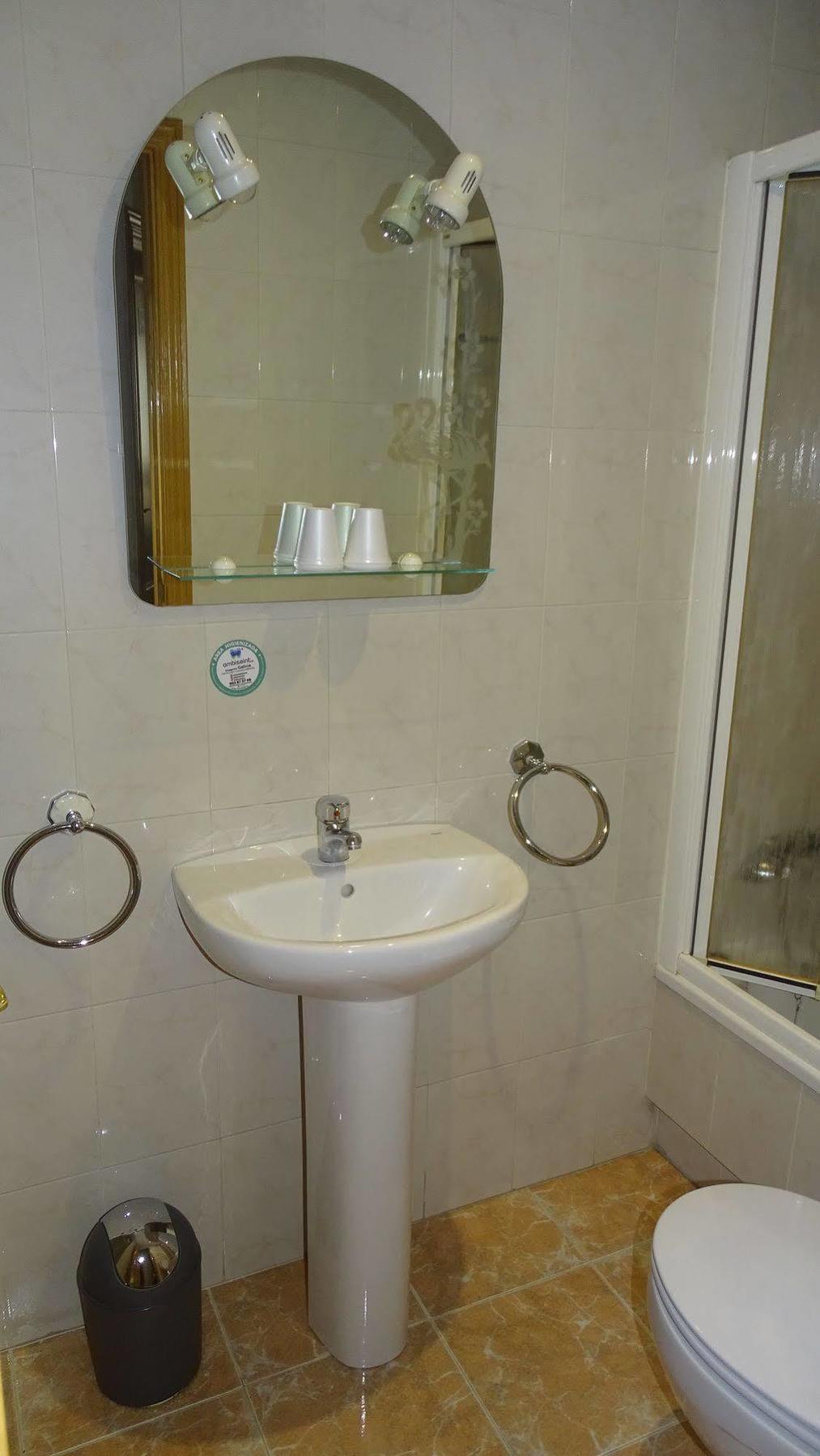 לוגו Hostal Lucus מראה חיצוני תמונה