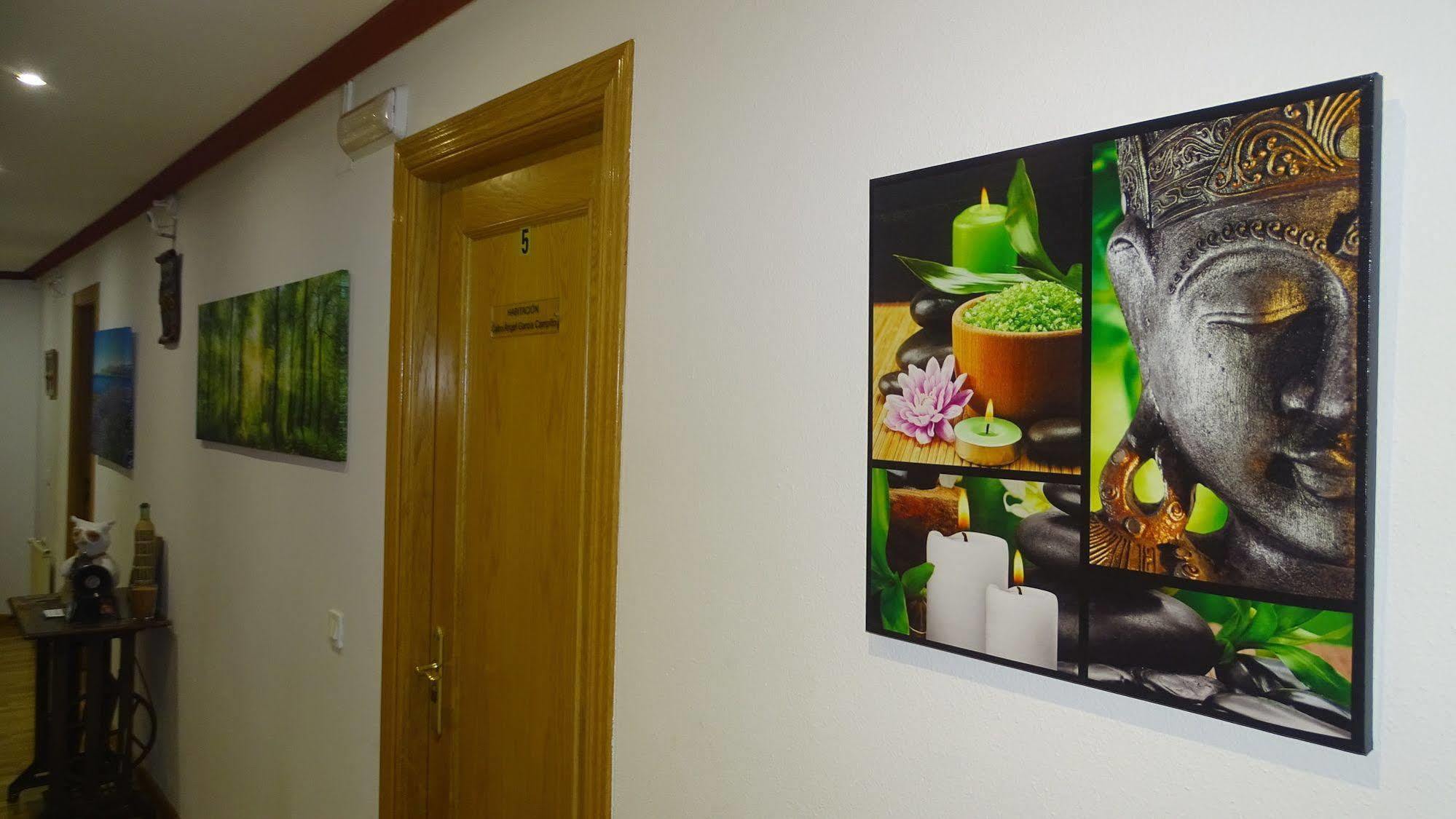 לוגו Hostal Lucus מראה חיצוני תמונה