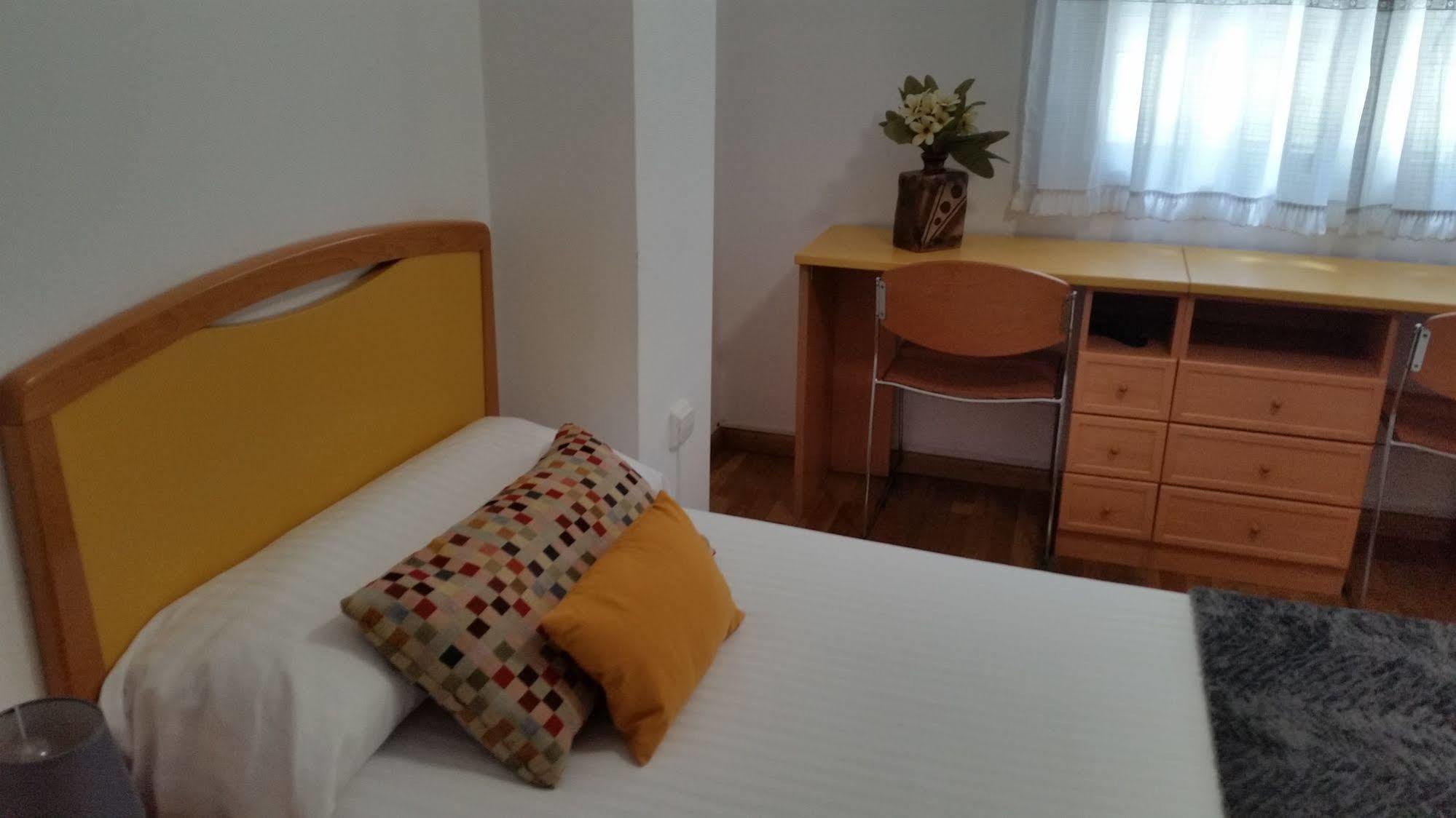לוגו Hostal Lucus מראה חיצוני תמונה