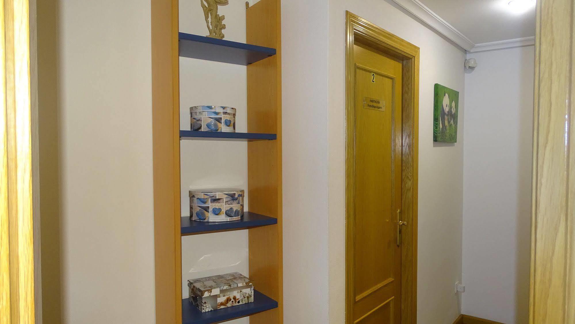לוגו Hostal Lucus מראה חיצוני תמונה